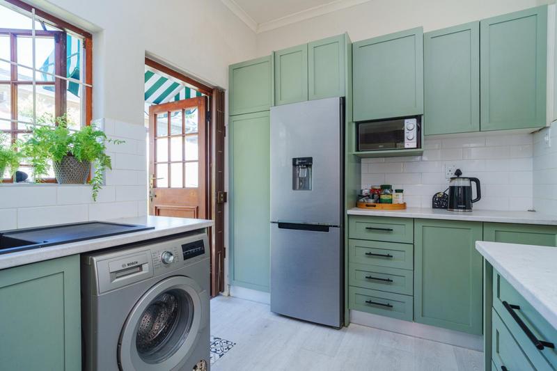 3 Bedroom Property for Sale in Harfield Village Western Cape